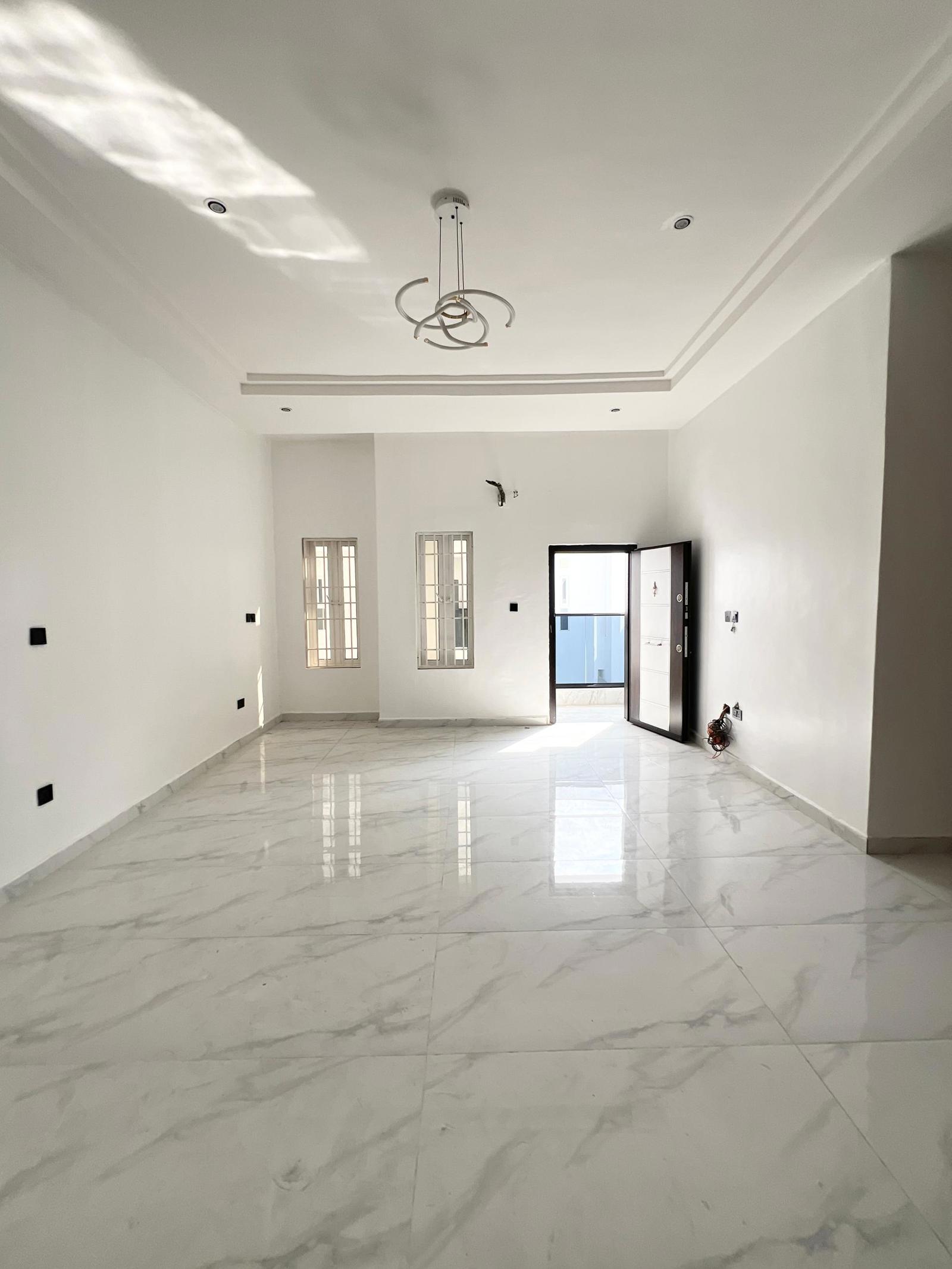 STUNNING 4 BEDROOM TERRACE DUPLEX