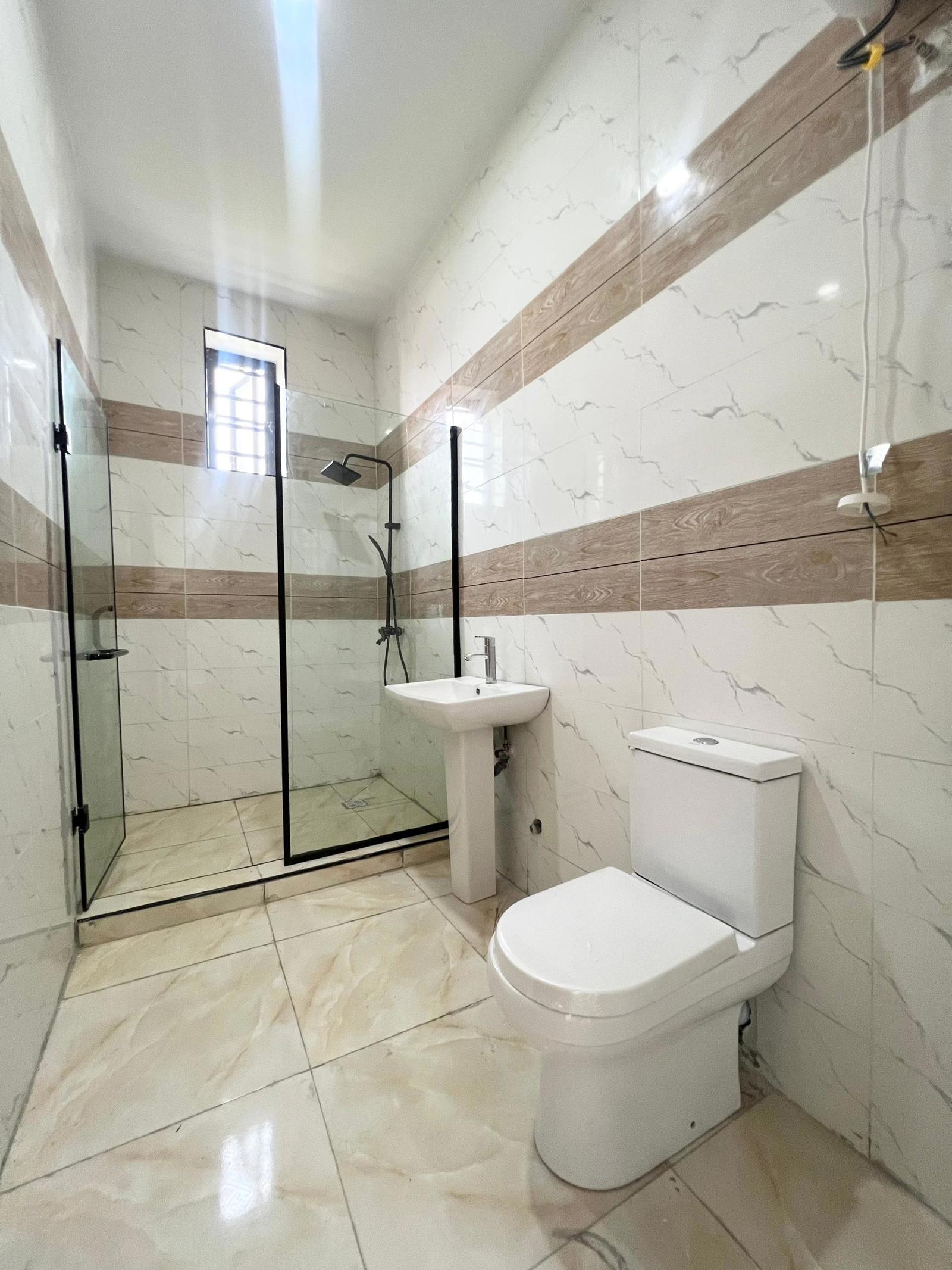 LUXURY 3 BEDROOM TERRACE DUPLEX