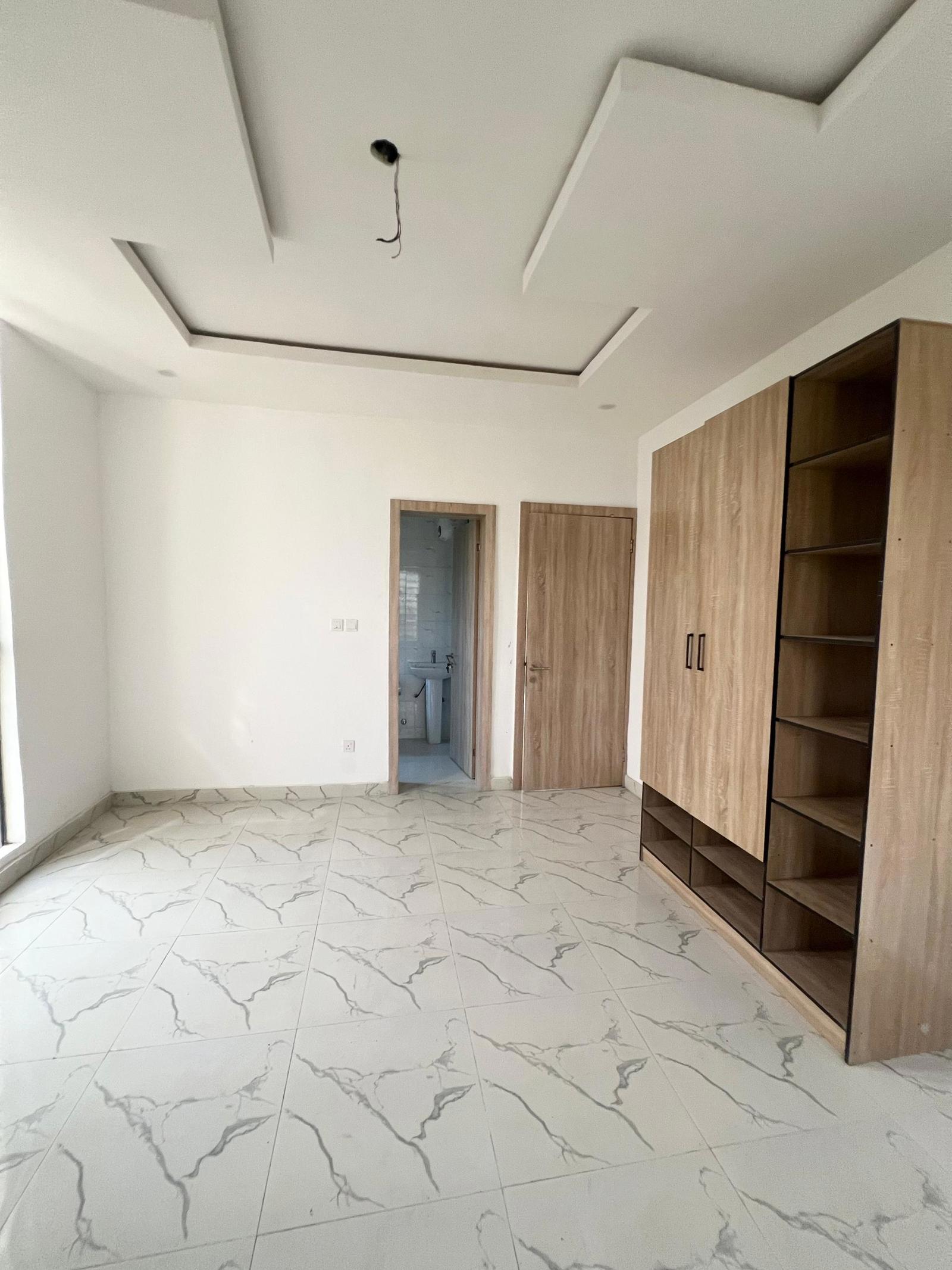 MODERN CLASS 2 BEDROOM APARTMENT