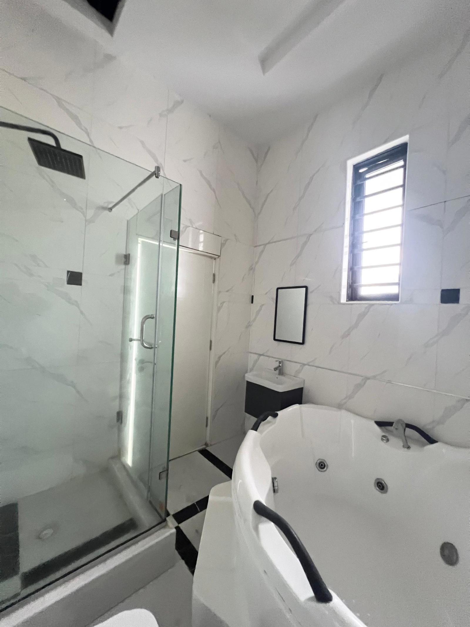 WELL BUILT 3 BEDROOM TERRACE DUPLEX