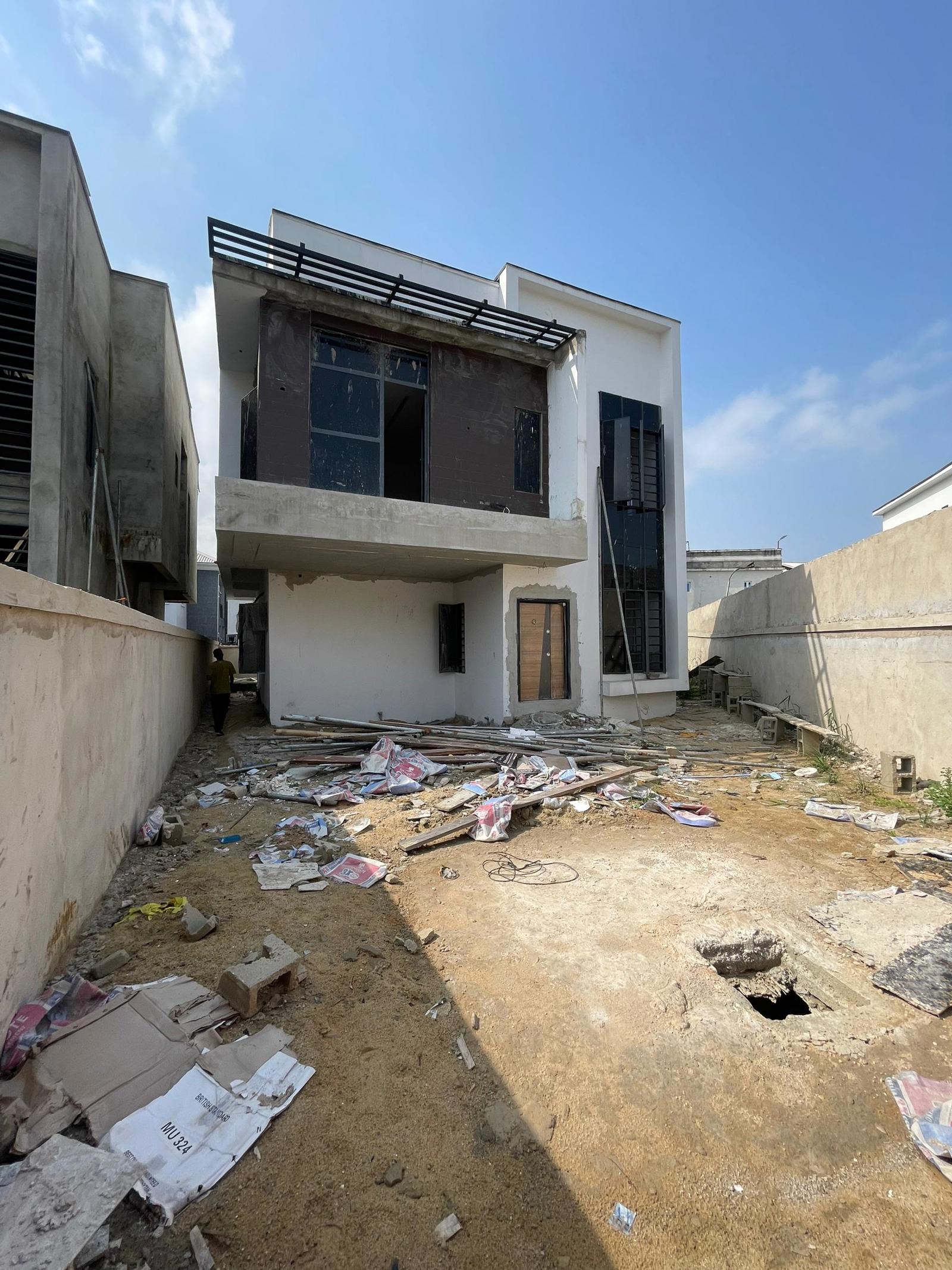 5 BEDROOM DETACHED DUPLEX