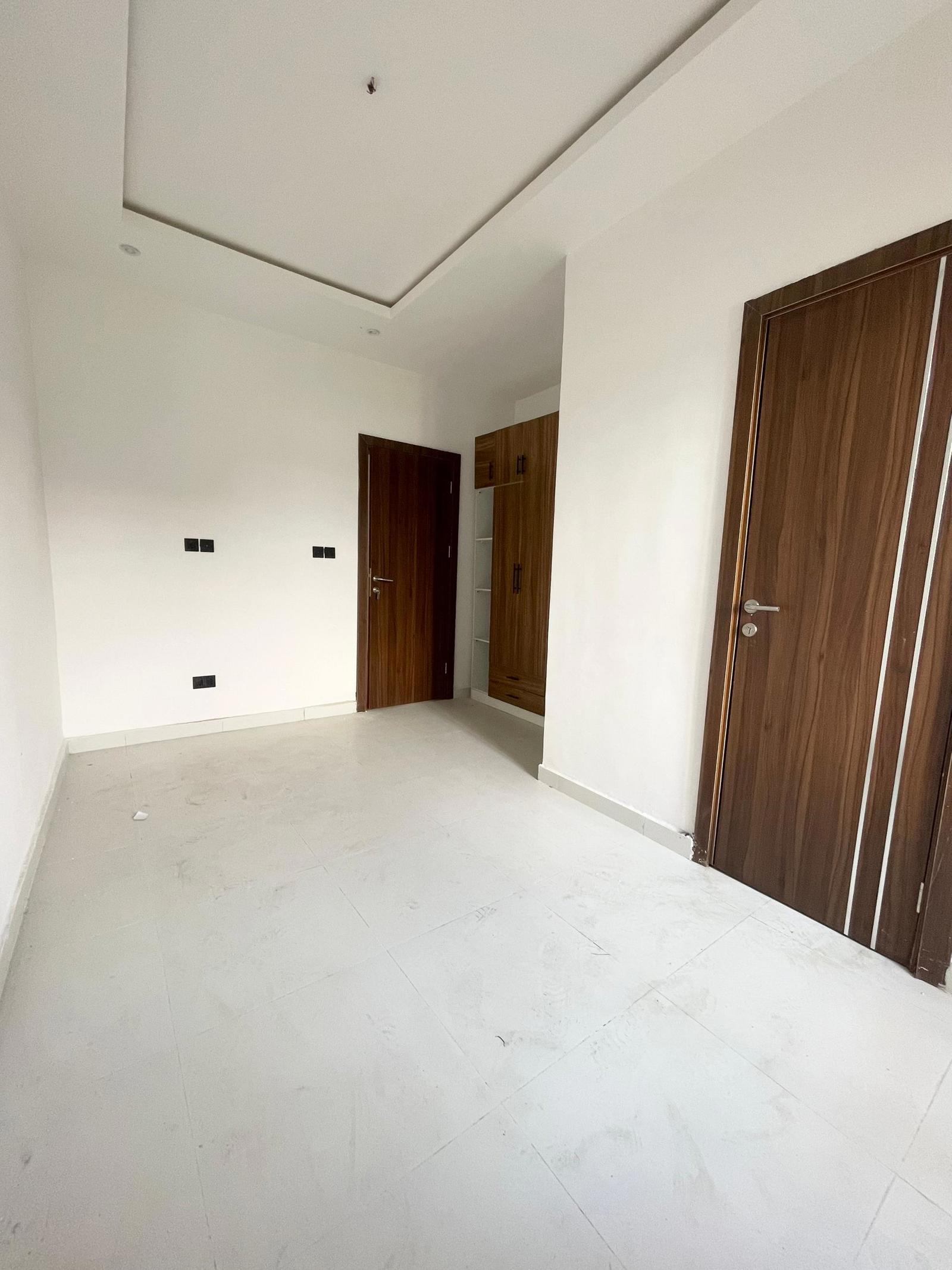 SPACIOUS 3 BEDROOM DUPLEX