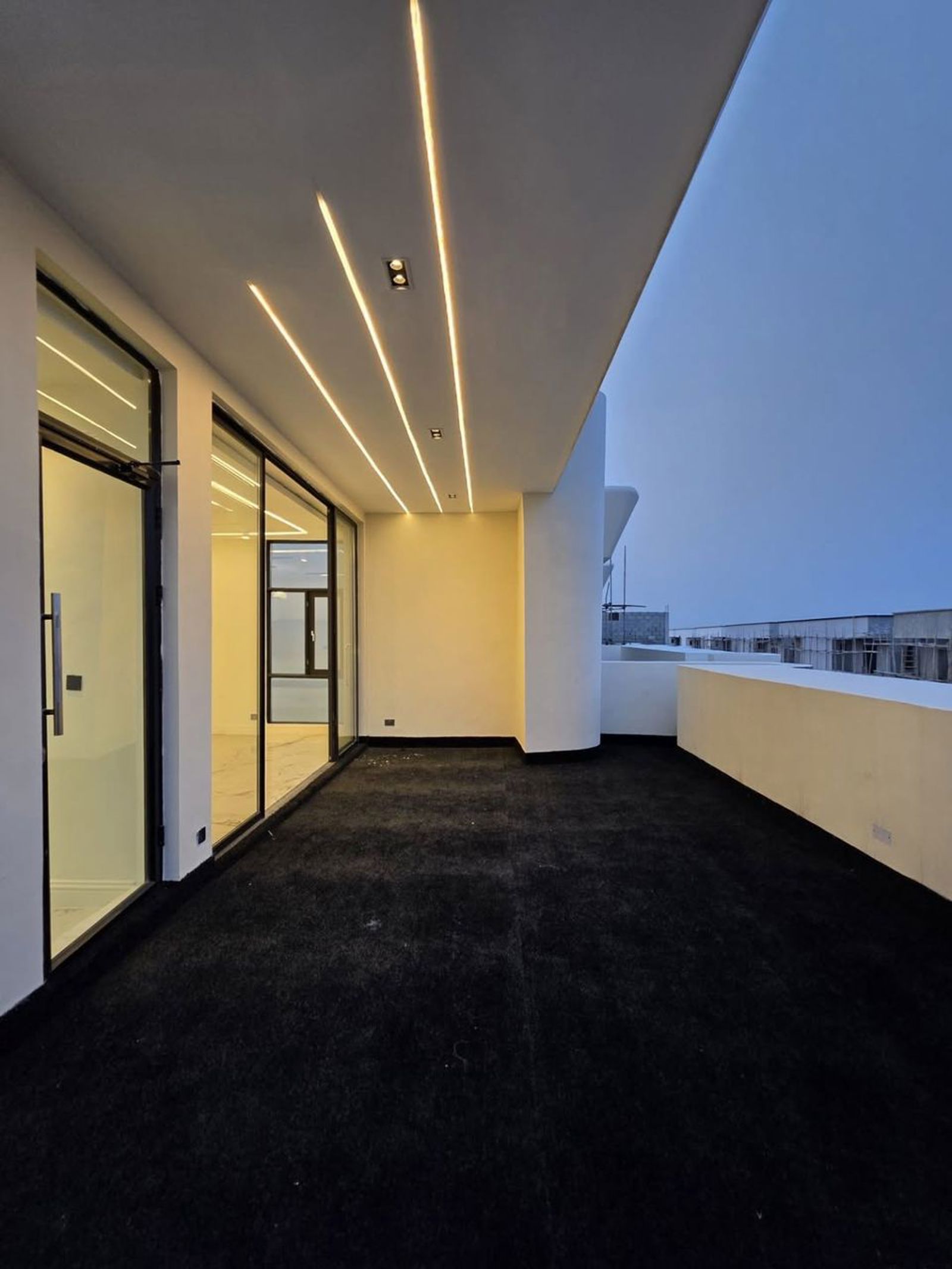 MAGNIFICENT LUXURY 5 BEDROOM DETACHED  DUPLEX