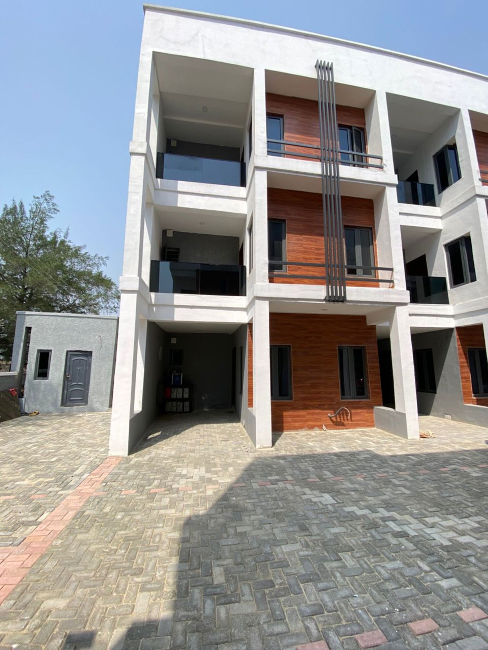 NEATLY BUILT 4 BEDROOM TERRACE DUPLEX WITH BQ