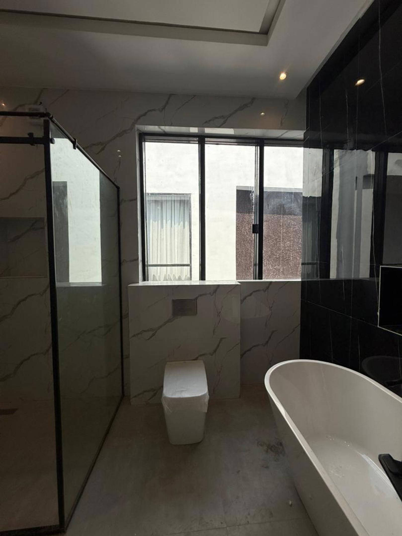 MODERN 5 BEDROOM DETACHED DUPLEX