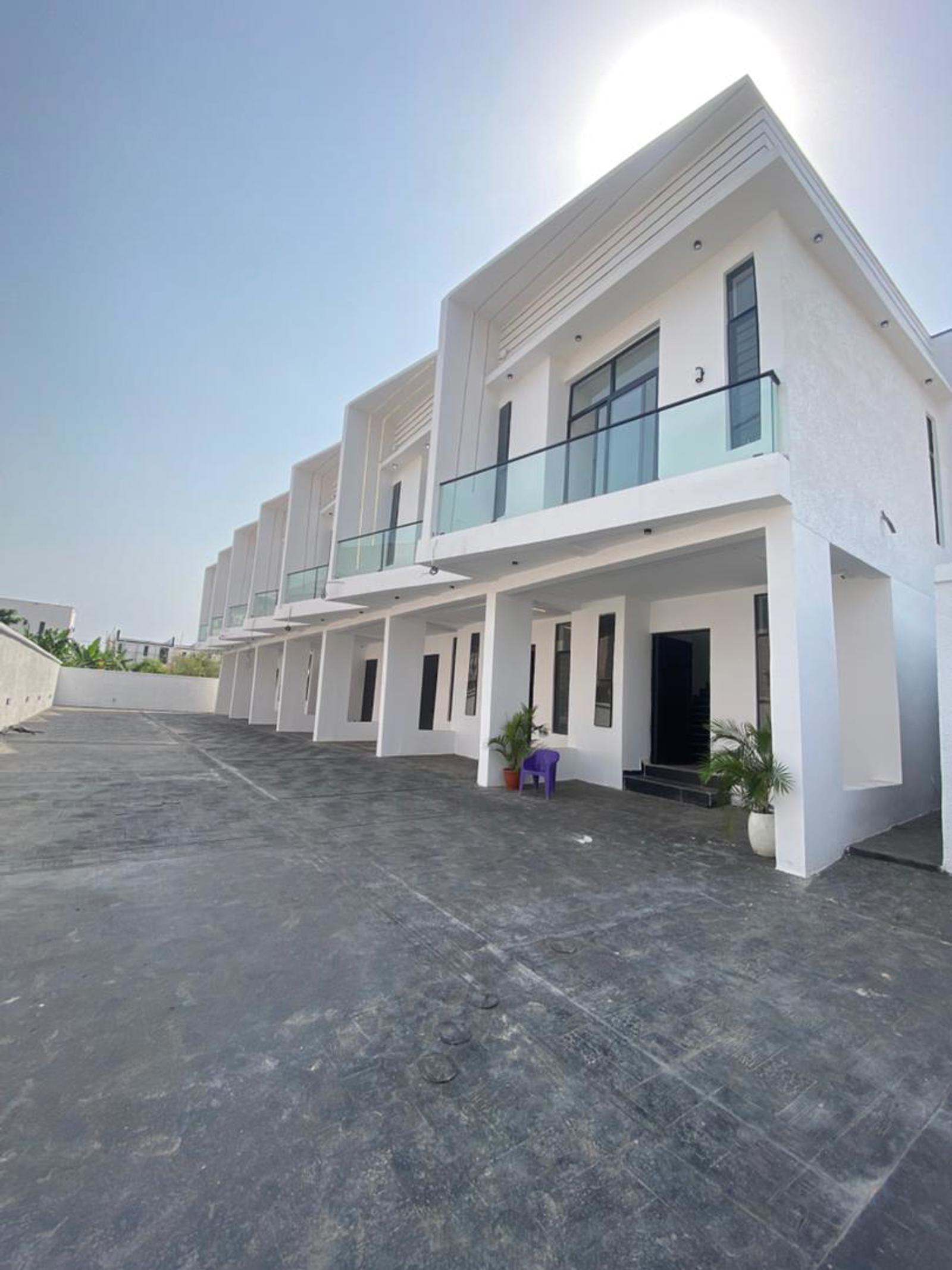LOVELY 2 BEDROOM TERRACE DUPLEX