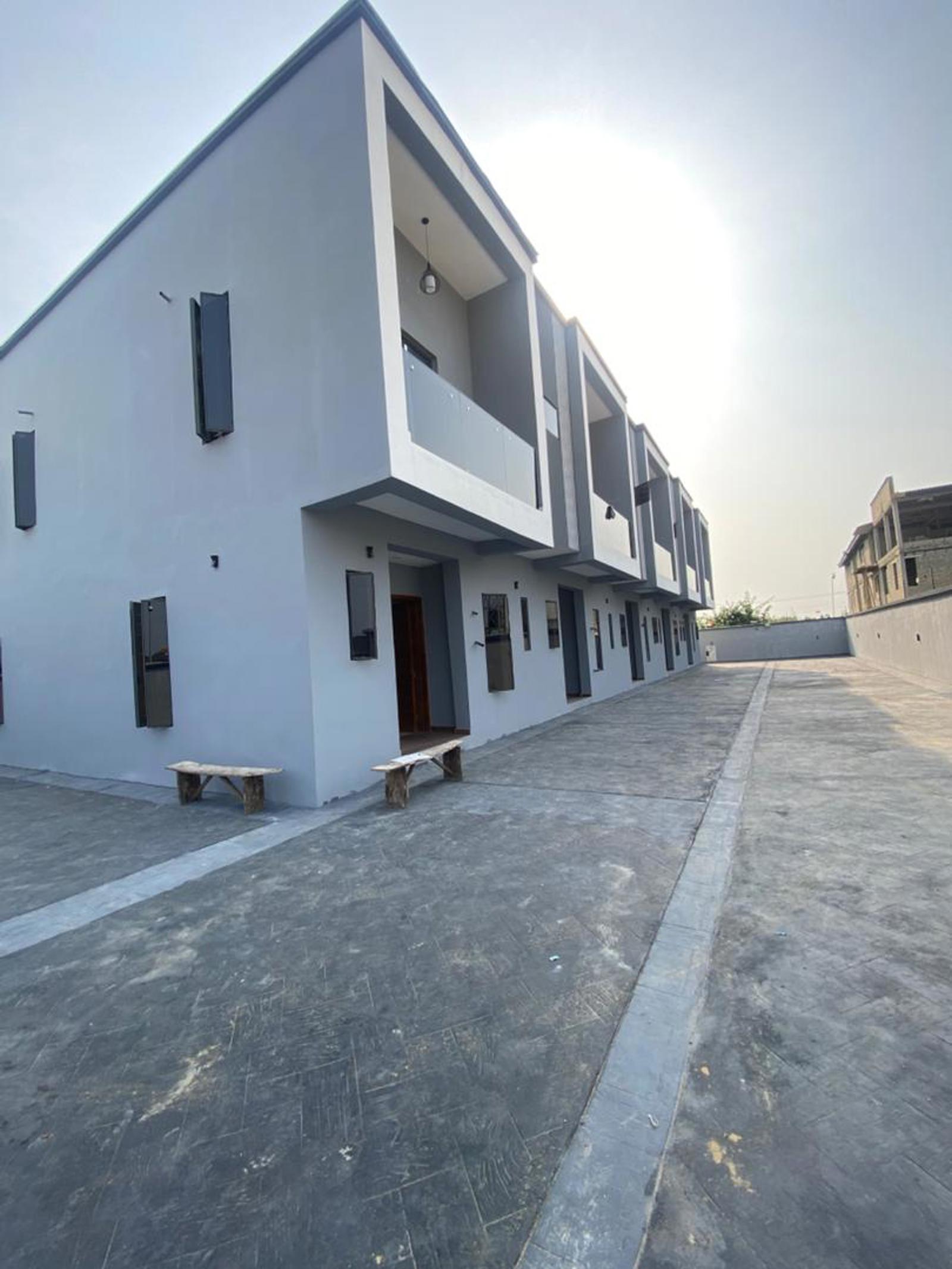 CAPACIOUS 4 BEDROOM TERRACE WITH BQ.