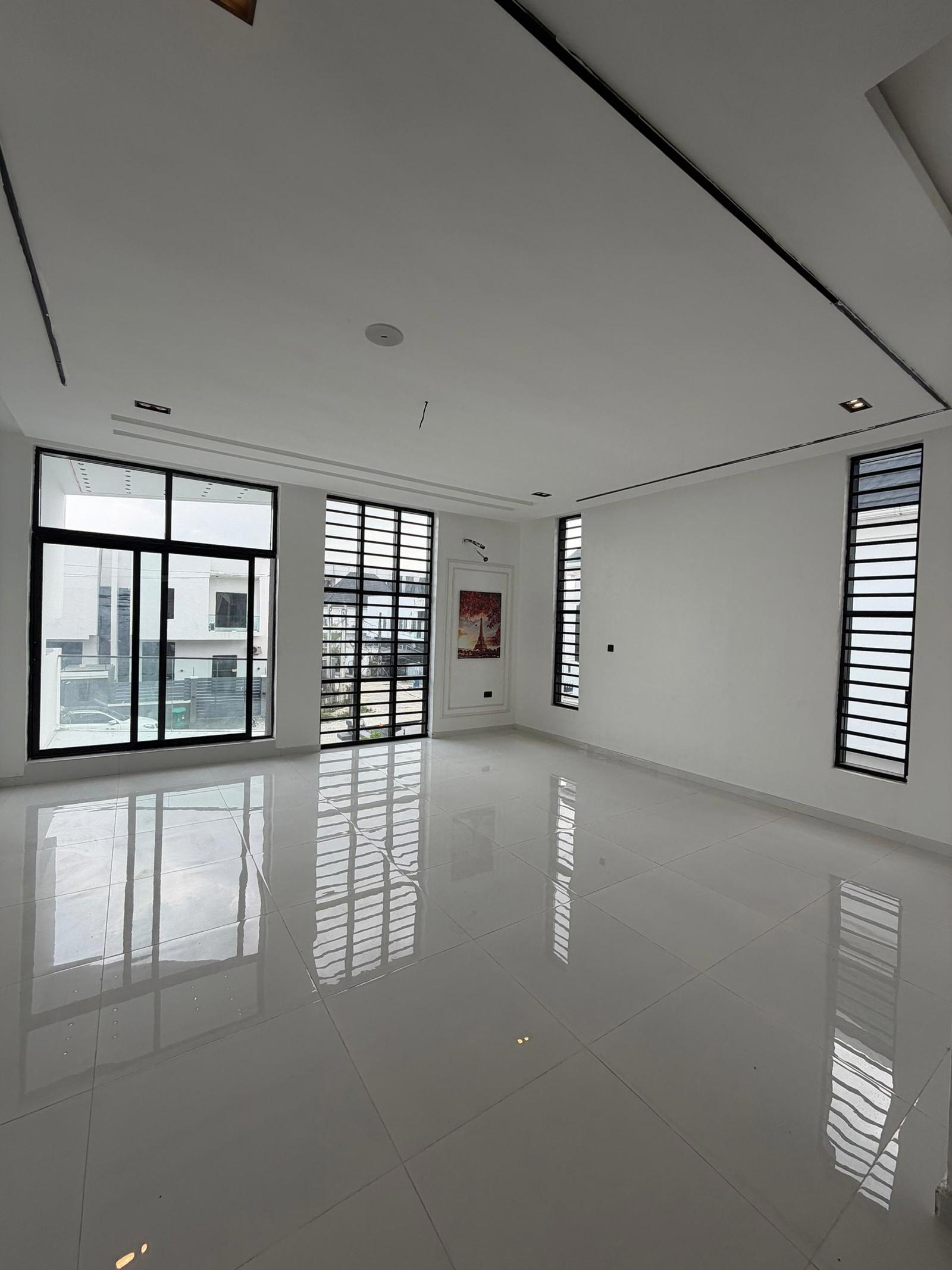 5 bedrooms fully detached duplex
