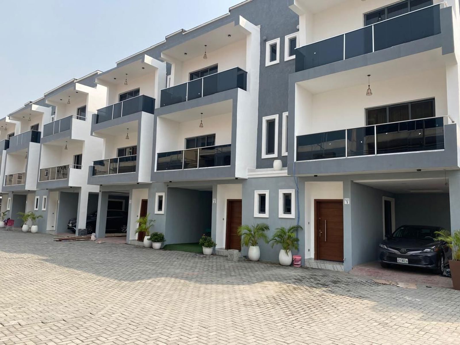 WELL BUILT 4 BEDROOM TERRACE