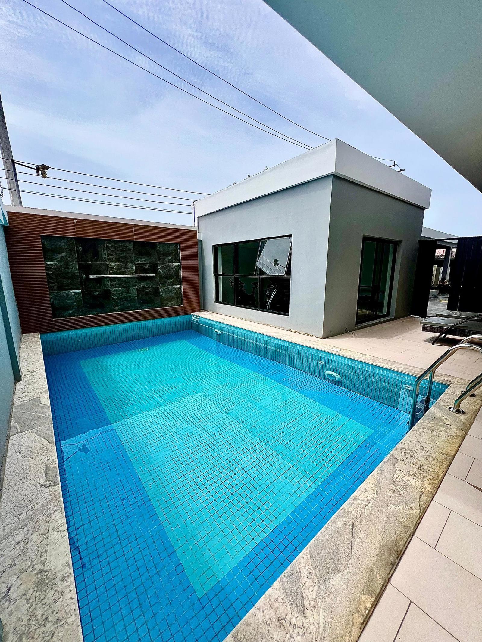 Spacious 3 Bedroom Apartment with BQ, Gym and Swimming Pool