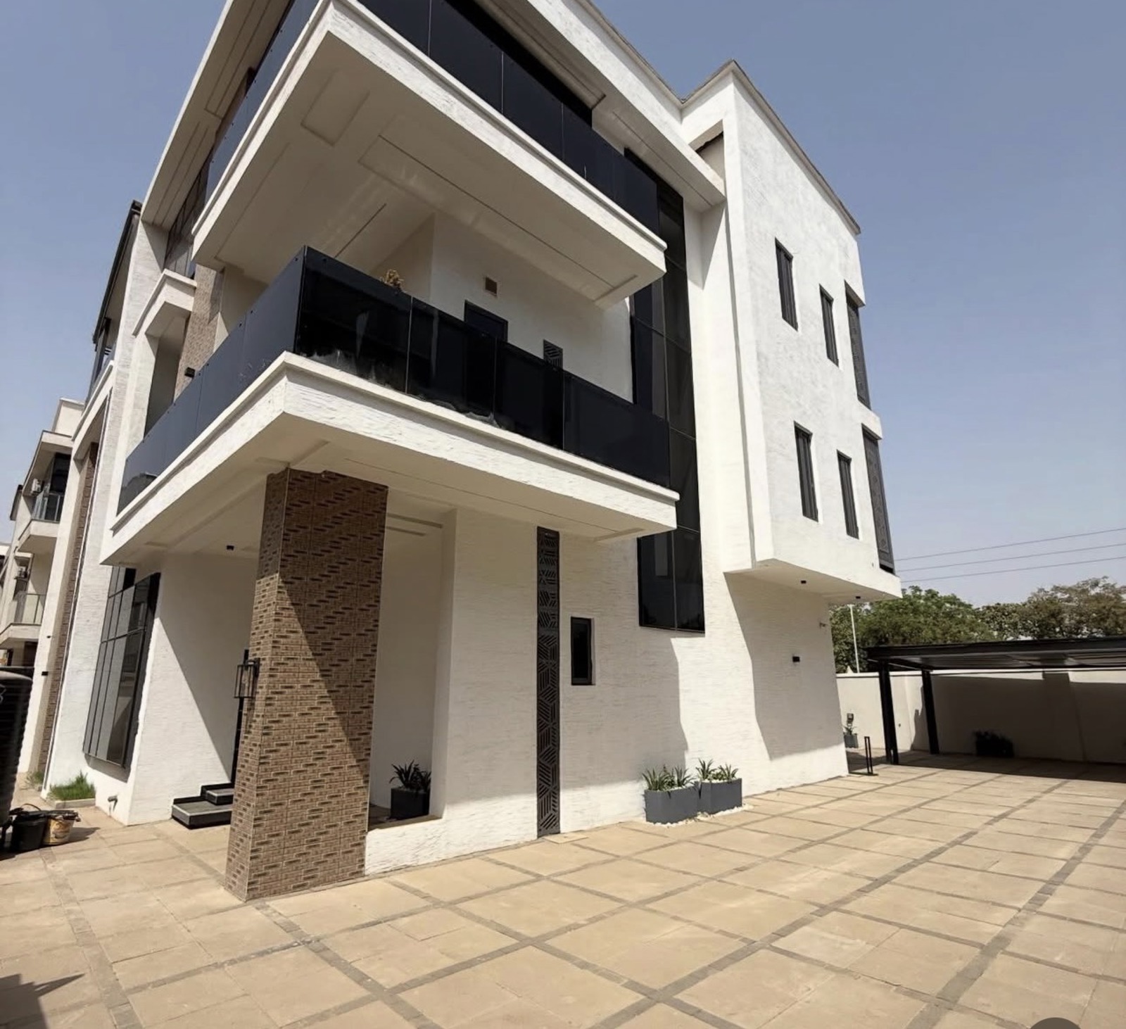 5-bedroom fully detached smart home