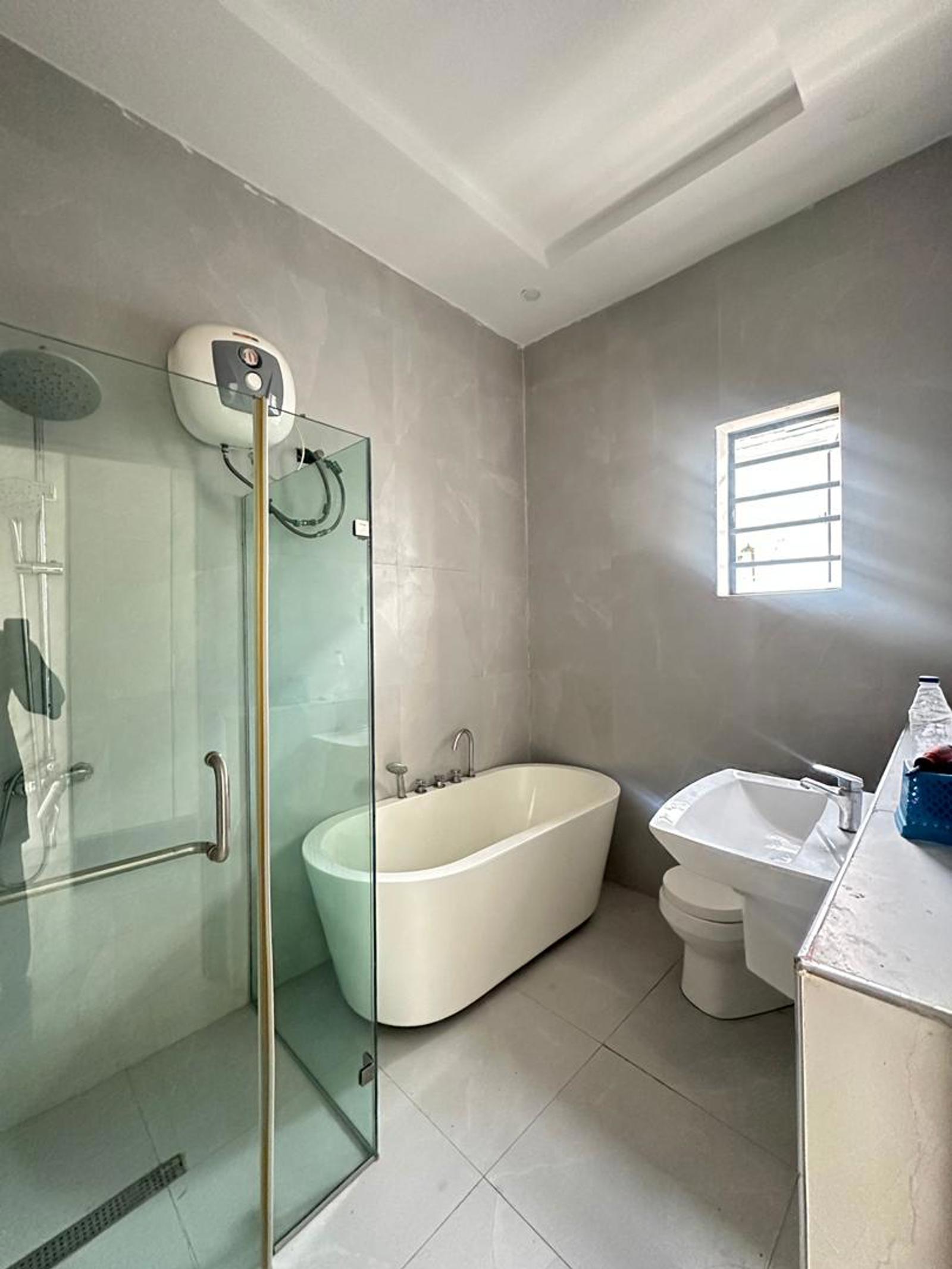 5 BEDROOM DETACHED DUPLEX