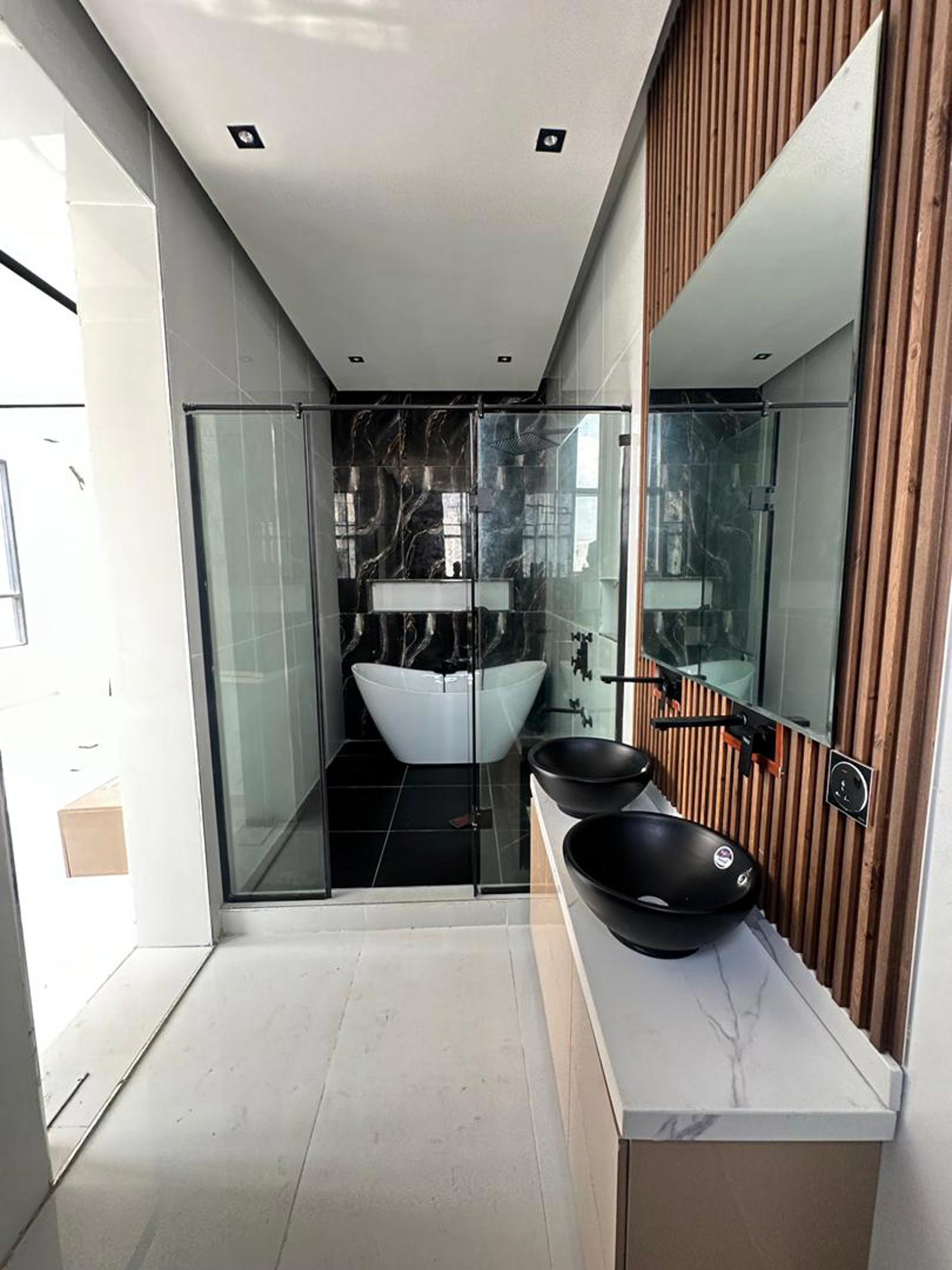 WELL CURATED 5 BEDROOM DETACHED DUPLEX